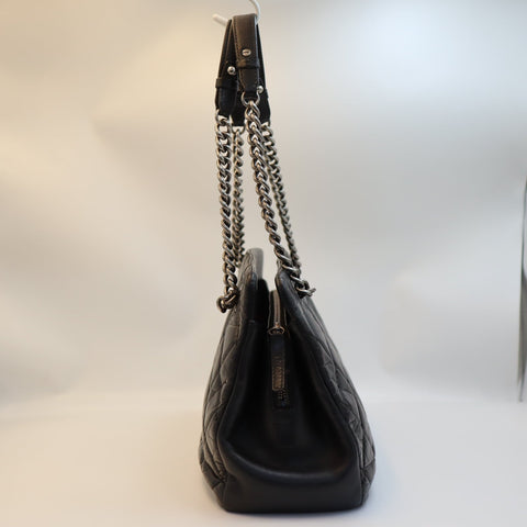 Pre-Owned #R0611 CHANEL Chain Shoulder Tote Bag Calfskin/Black CC Mark Tote Bag